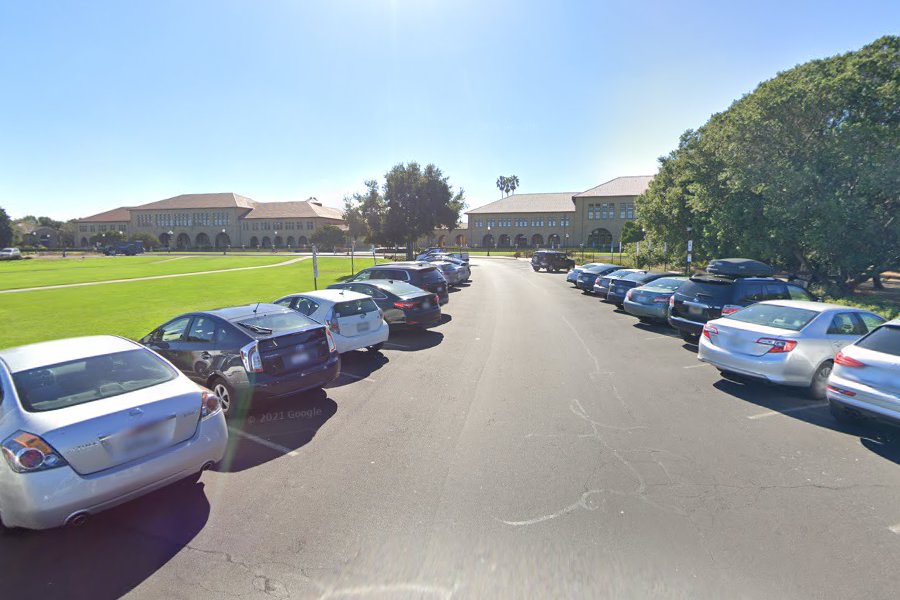 Parking at the Stanford Oval closest to Memorial Church.